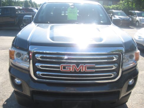 Used 2016 GMC Canyon 4x4 Crew Cab SLE image 2