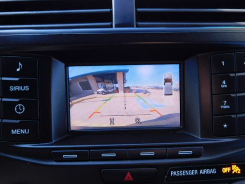 Used 2017 Ford Explorer XLT image 18