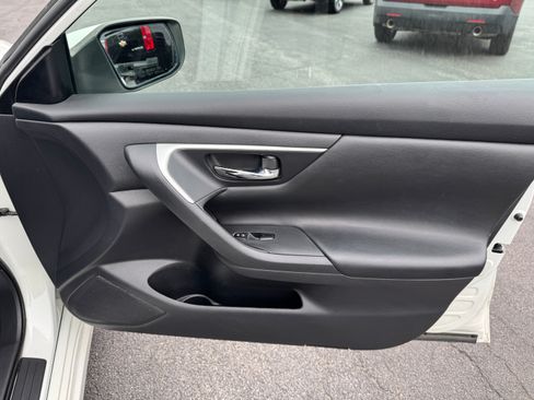 Used 2017 Nissan Altima 2.5 S FWD image 12