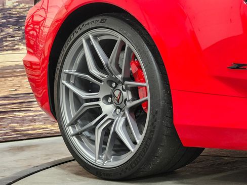 Used 2023 Chevrolet Corvette Z06 w/ Z07 Performance Package image 31