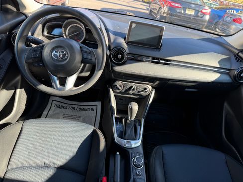 Used 2017 Toyota Yaris iA image 12