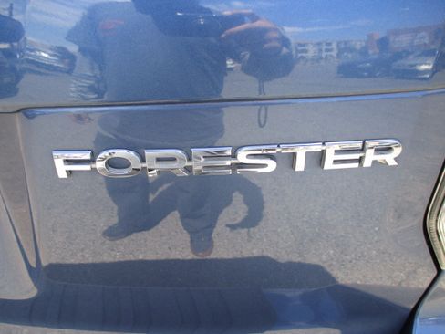 Used 2018 Subaru Forester 2.5i Limited AWD/4WD image 16
