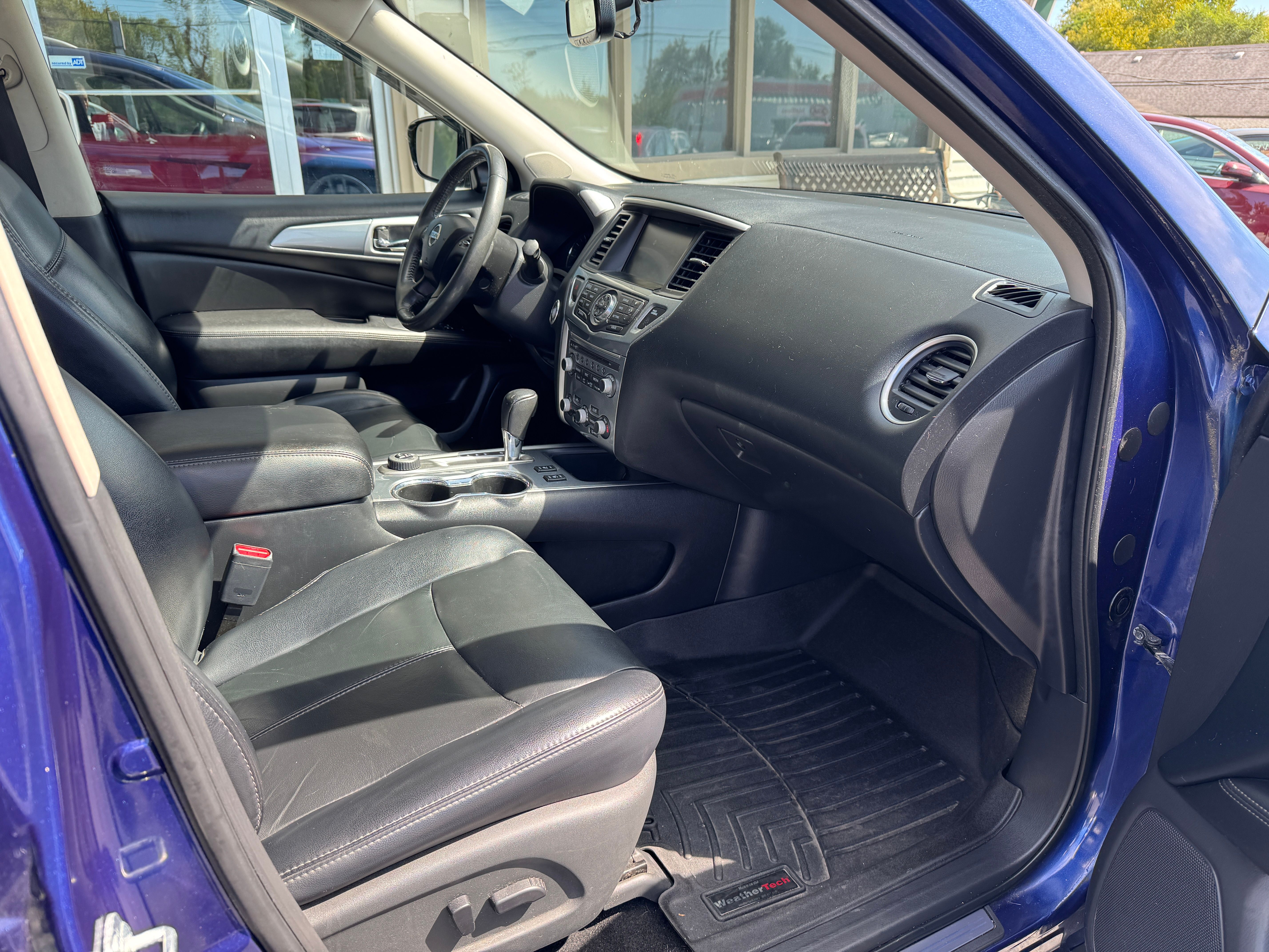 Used 2017 Nissan Pathfinder 4WD SL w/ Premium Package image 17