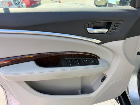 Used 2020 Acura MDX SH-AWD image 3