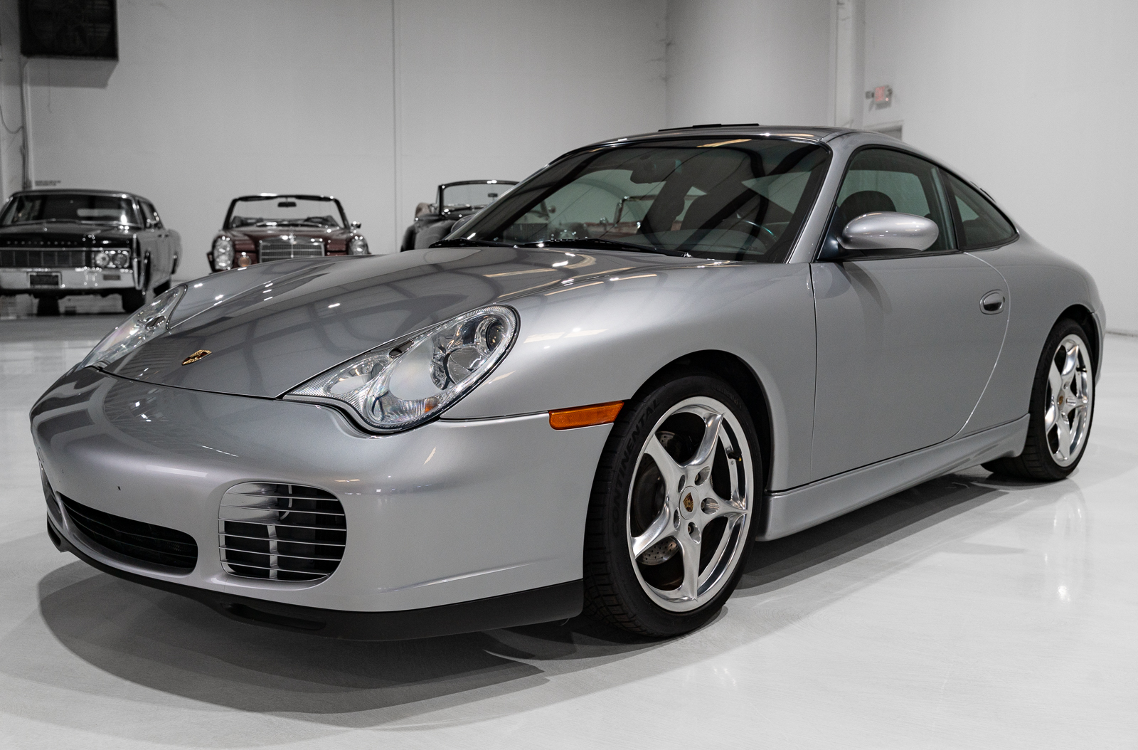 Used 2004 Porsche 911 40th Anniversary Coupe RWD image 2