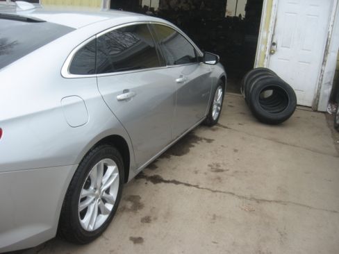 Used 2017 Chevrolet Malibu LT image 4