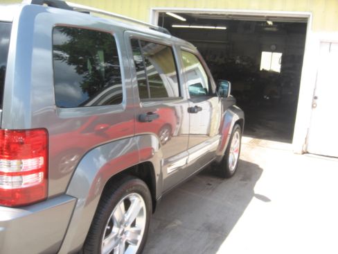 Used 2012 Jeep Liberty 4WD Limited Jet image 4