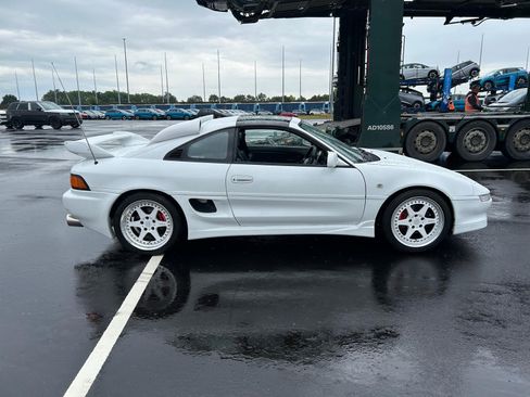 Used 1998 Toyota MR2 image 3