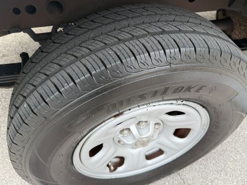 Used 2013 Nissan Frontier S image 31