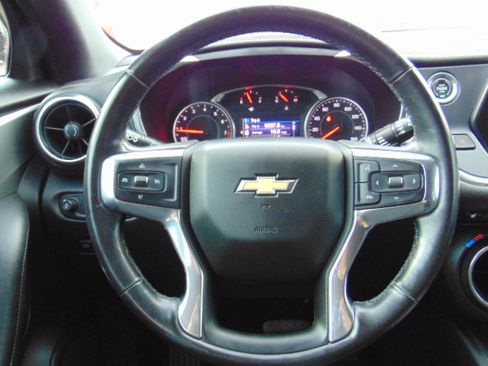 Used 2020 Chevrolet Blazer LT image 19