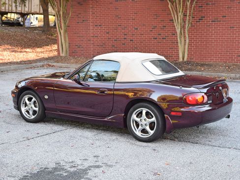 Used 2000 MAZDA MX-5 Miata Special Edition image 12
