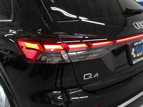 Used 2024 Audi Q4 e-tron Premium Plus image 14