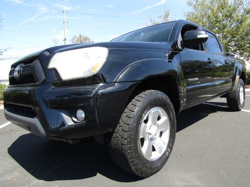 Used 2013 Toyota Tacoma 4x4 Double Cab TRD Off Road image 2