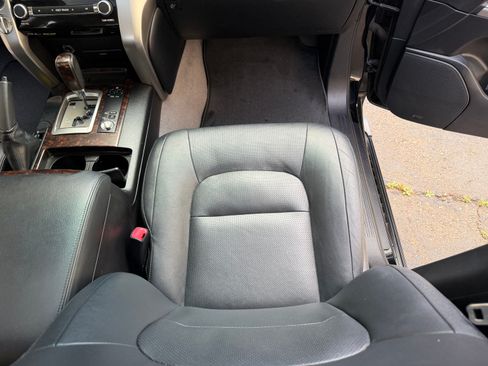 Used 2013 Toyota Land Cruiser image 25