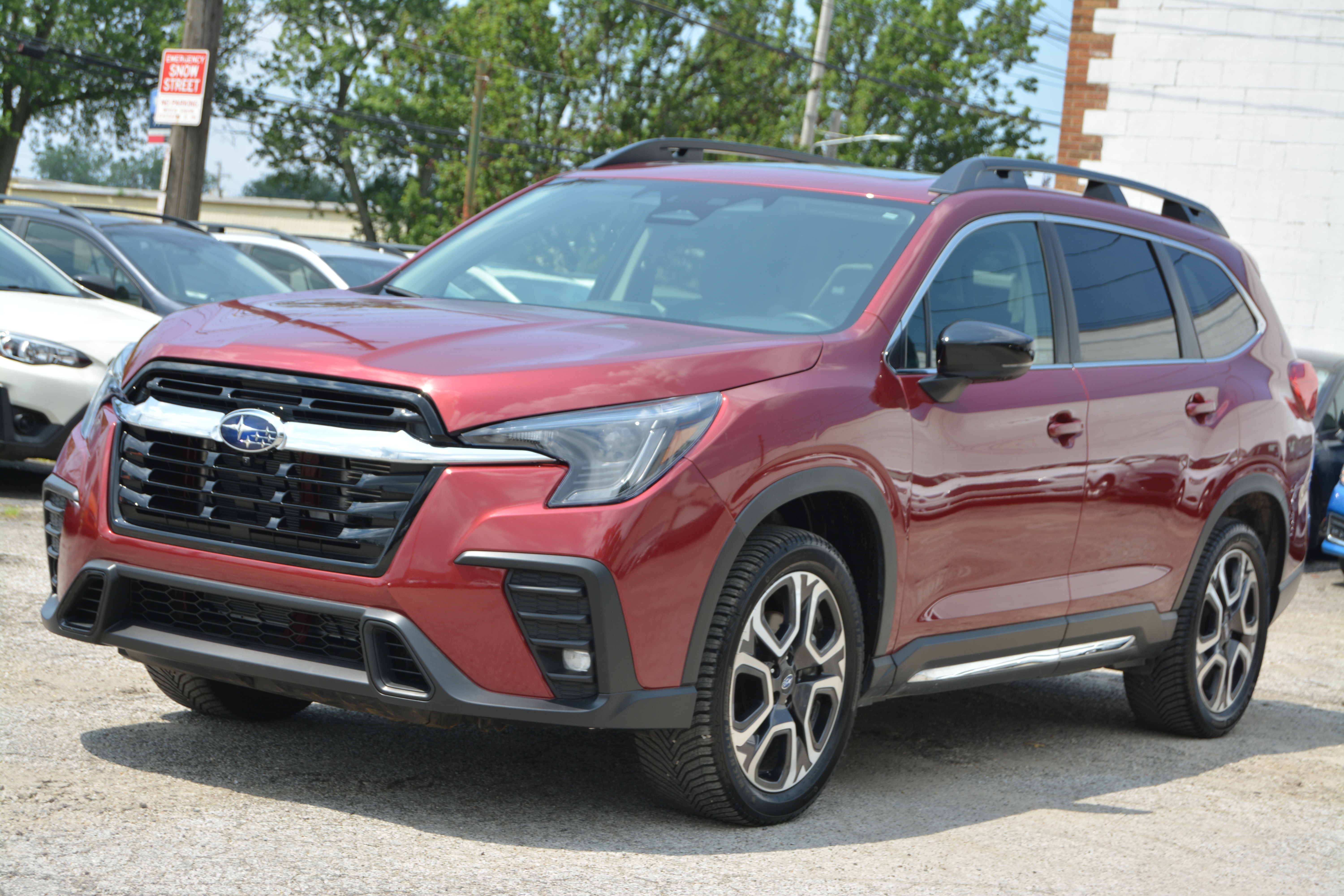 Used 2025 Subaru Ascent Limited 8-Passenger AWD/4WD image 3
