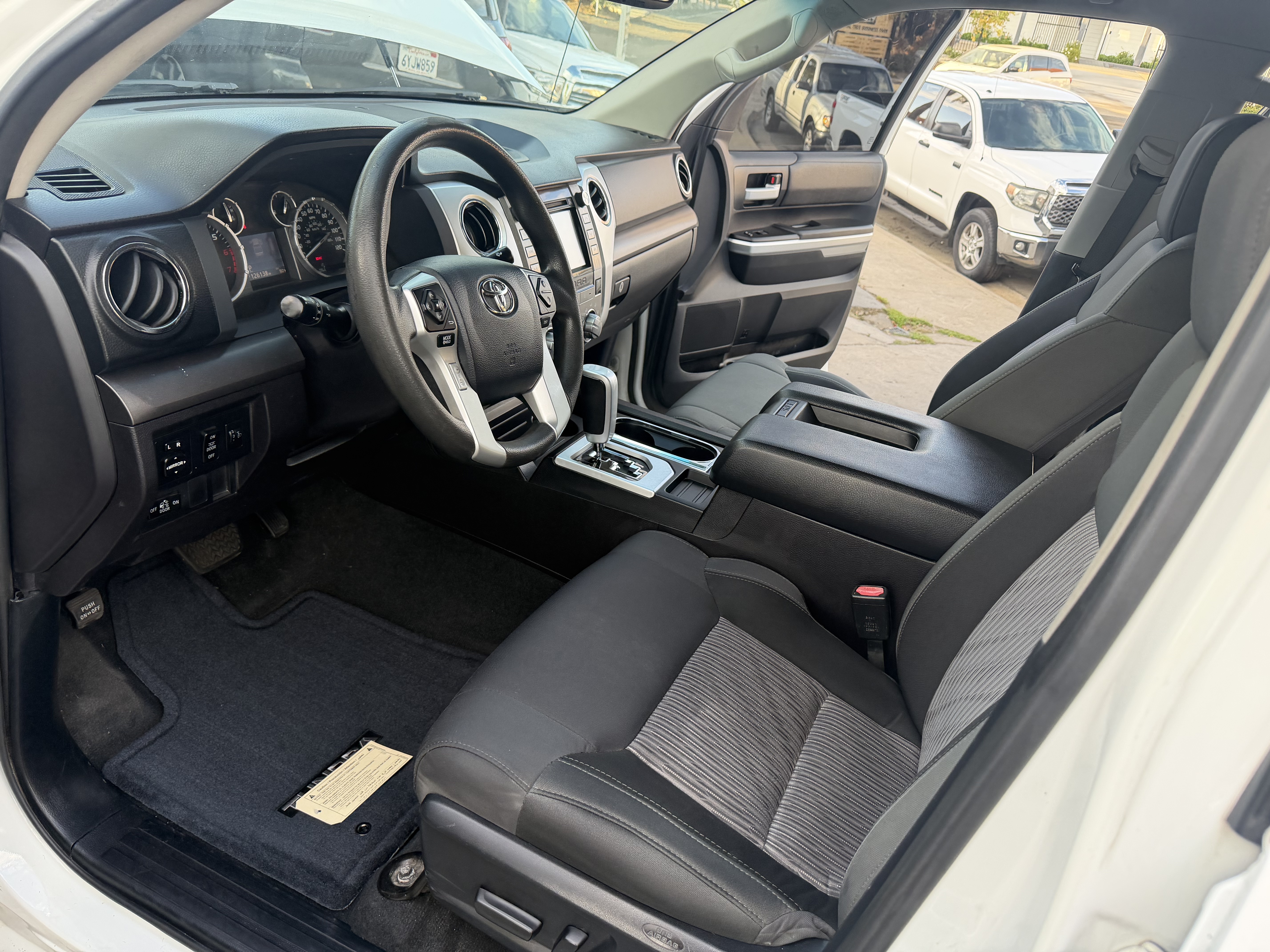 Used 2015 Toyota Tundra 4x4 SR5 w/ TRD Off-Road Pkg image 24