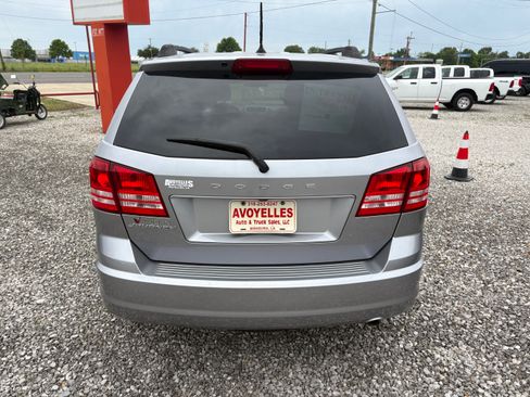 Used 2018 Dodge Journey SE FWD image 2