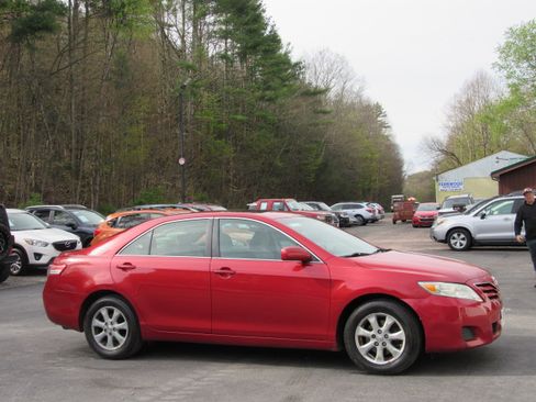 Used 2011 Toyota Camry LE Sedan FWD image 10