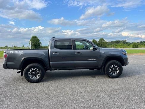 Used 2022 Toyota Tacoma TRD Off-Road image 7