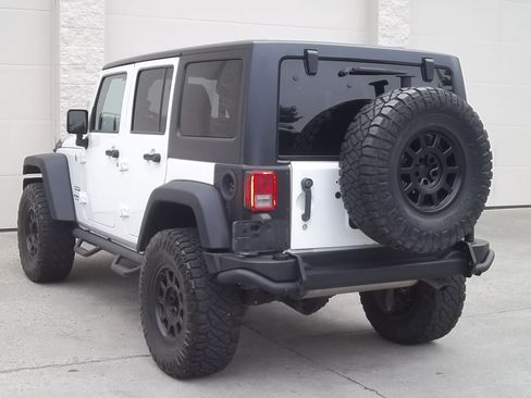 Used 2017 Jeep Wrangler 4WD Unlimited Sport image 6