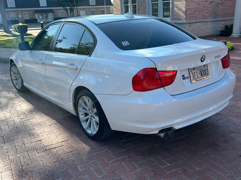 Used 2011 BMW 328i Sedan RWD image 11