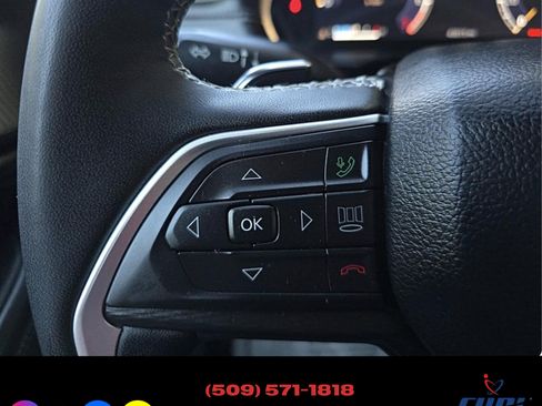 Used 2024 Jeep Grand Cherokee L Laredo image 14