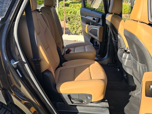 Used 2021 Kia Telluride SX Prestige image 22