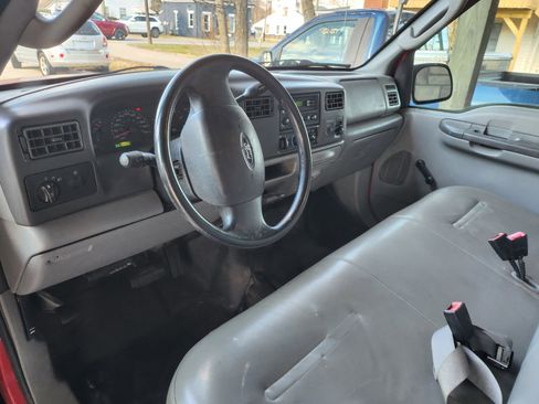 Used 2004 Ford F250 XL image 9