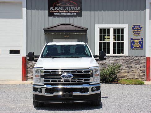 Used 2025 Ford F250 4x4 Crew Cab Super Duty image 3