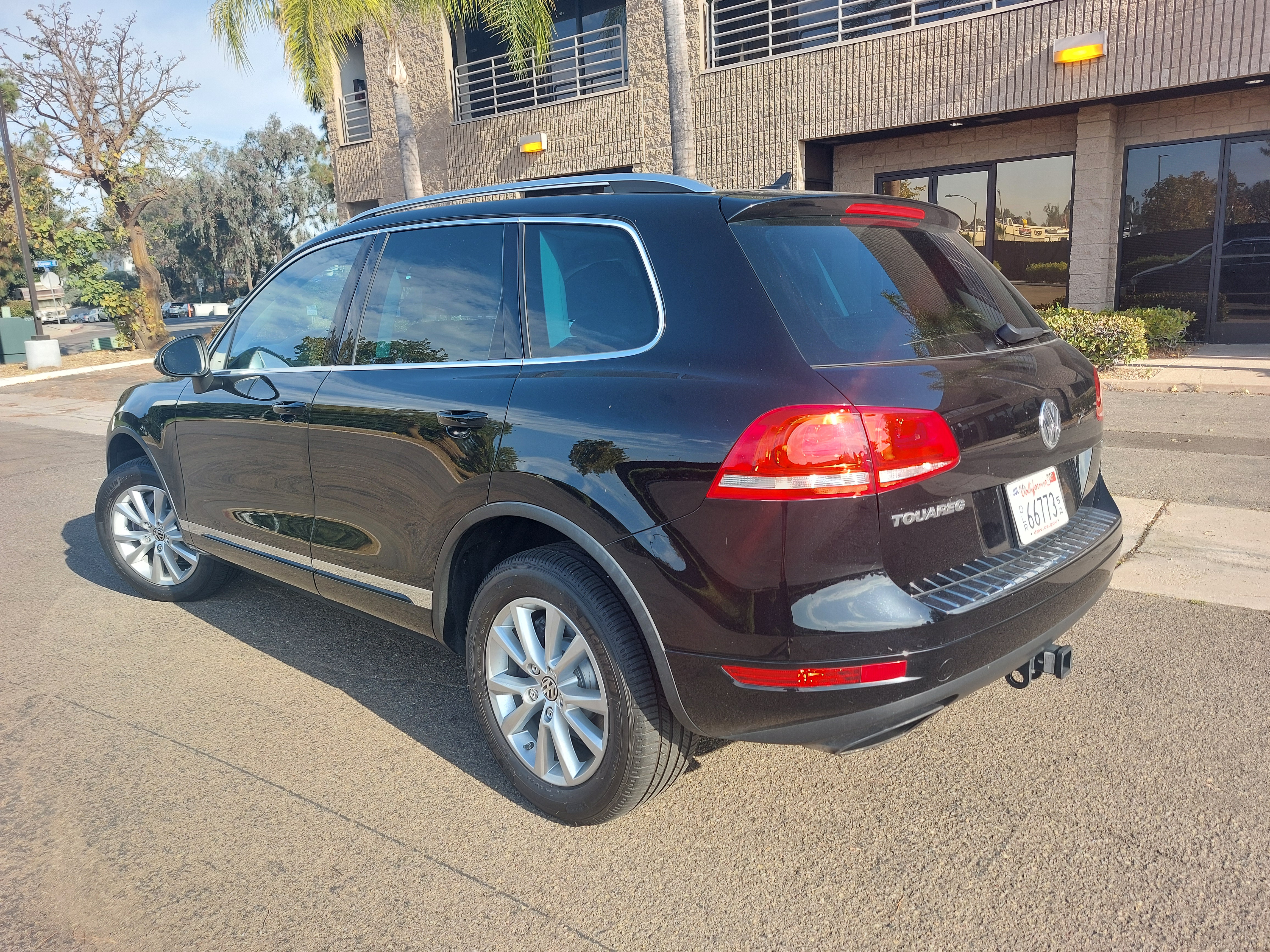 Used 2014 Volkswagen Touareg VR6 AWD/4WD image 3