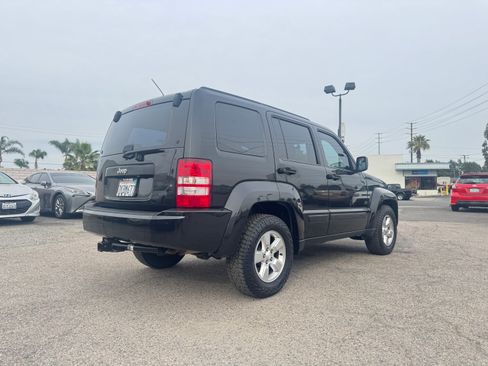 Used 2012 Jeep Liberty Sport image 8