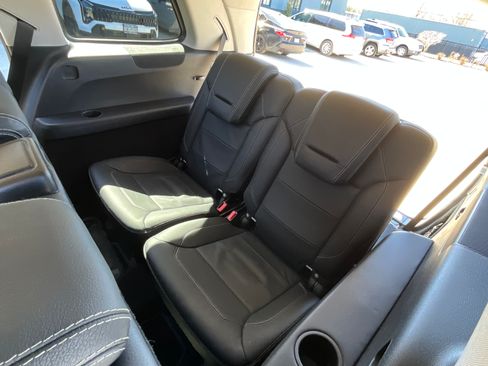 Used 2013 Mercedes-Benz GL 450 image 17