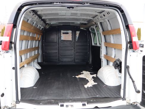 Used 2019 GMC Savana 2500 image 20