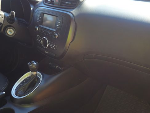 Used 2017 Kia Soul + image 25