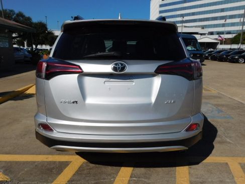 Used 2016 Toyota RAV4 XLE image 6