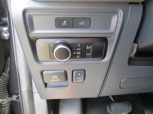 Used 2023 Ford Expedition XLT RWD image 17