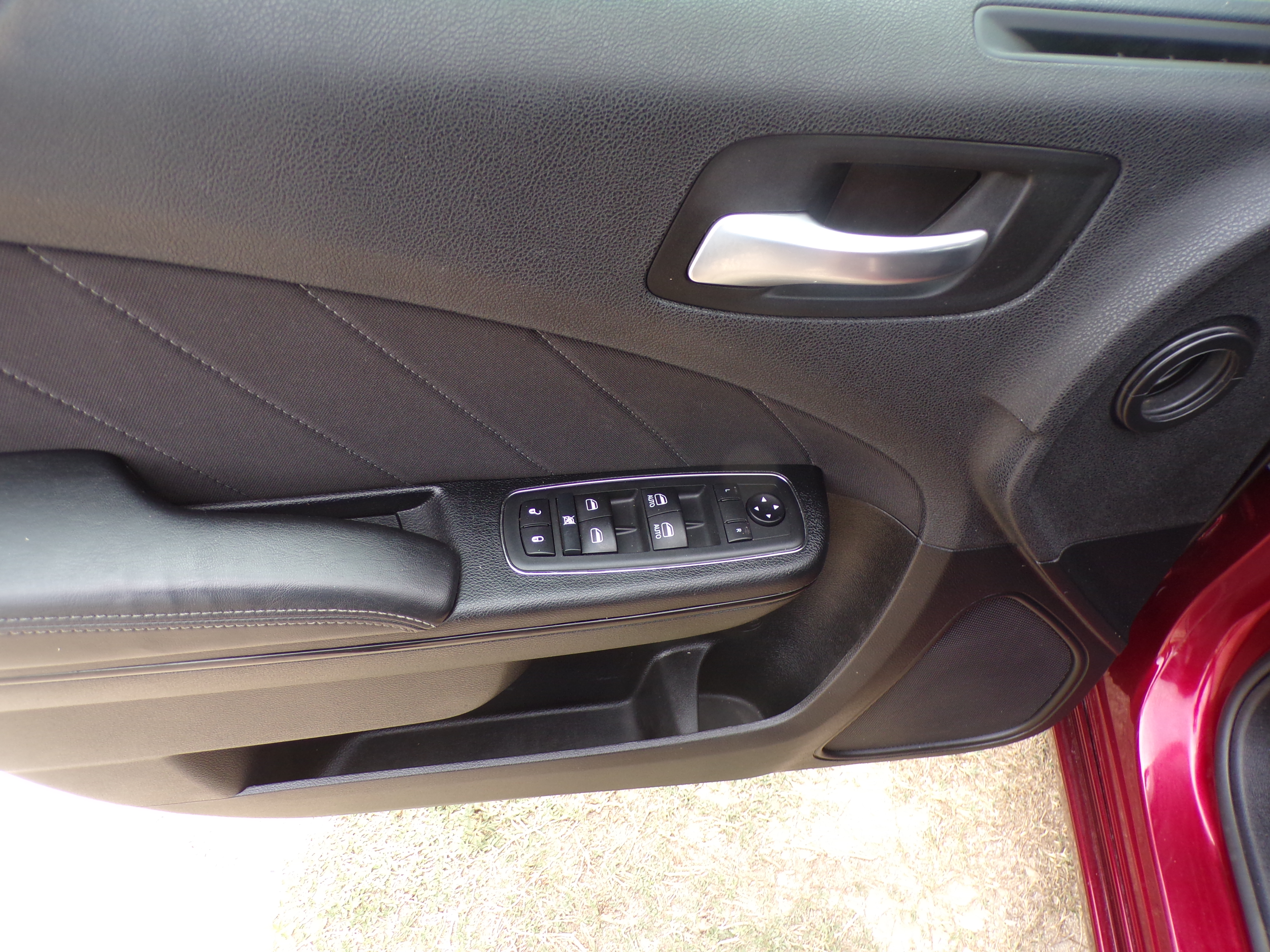 Used 2020 Dodge Charger SXT RWD image 10