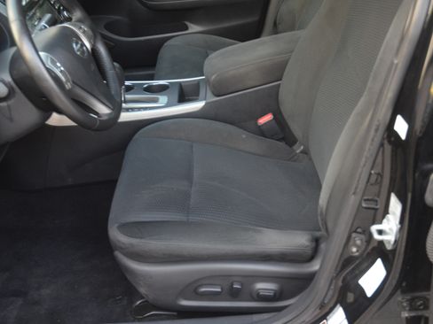 Used 2015 Nissan Altima 2.5 SV image 9