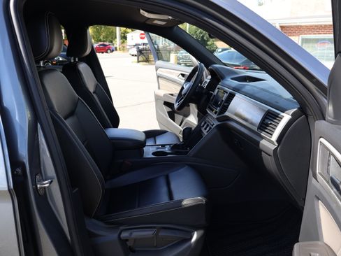 Used 2022 Volkswagen Atlas Cross Sport SE image 15