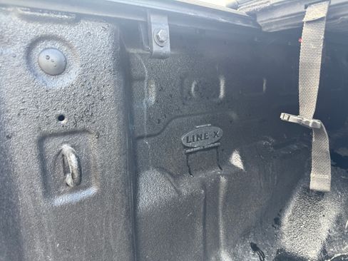 Used 2024 Chevrolet Colorado LT image 18