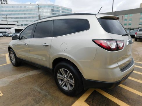 Used 2016 Chevrolet Traverse LT image 5