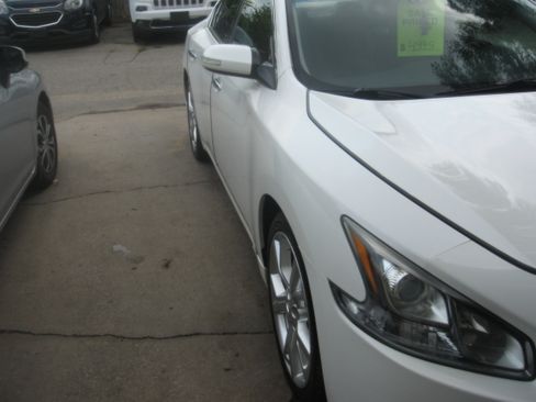 Used 2012 Nissan Maxima SV FWD image 3