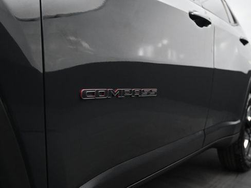 Used 2018 Jeep Compass Trailhawk image 12