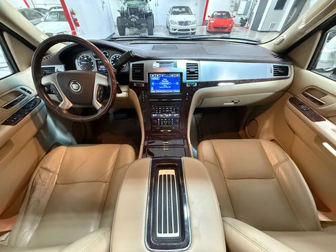 Used 2014 Cadillac Escalade ESV 2WD Premium image 13