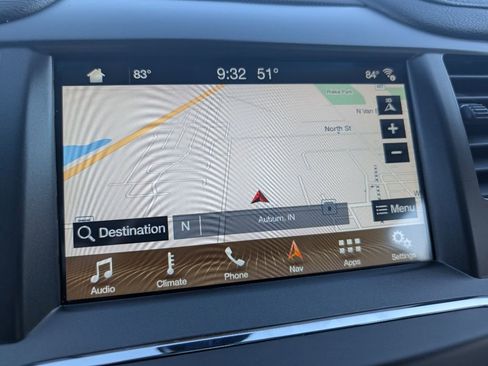 Used 2016 Lincoln MKS Elite image 11