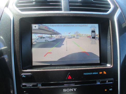 Used 2017 Ford Explorer Sport XLT image 7