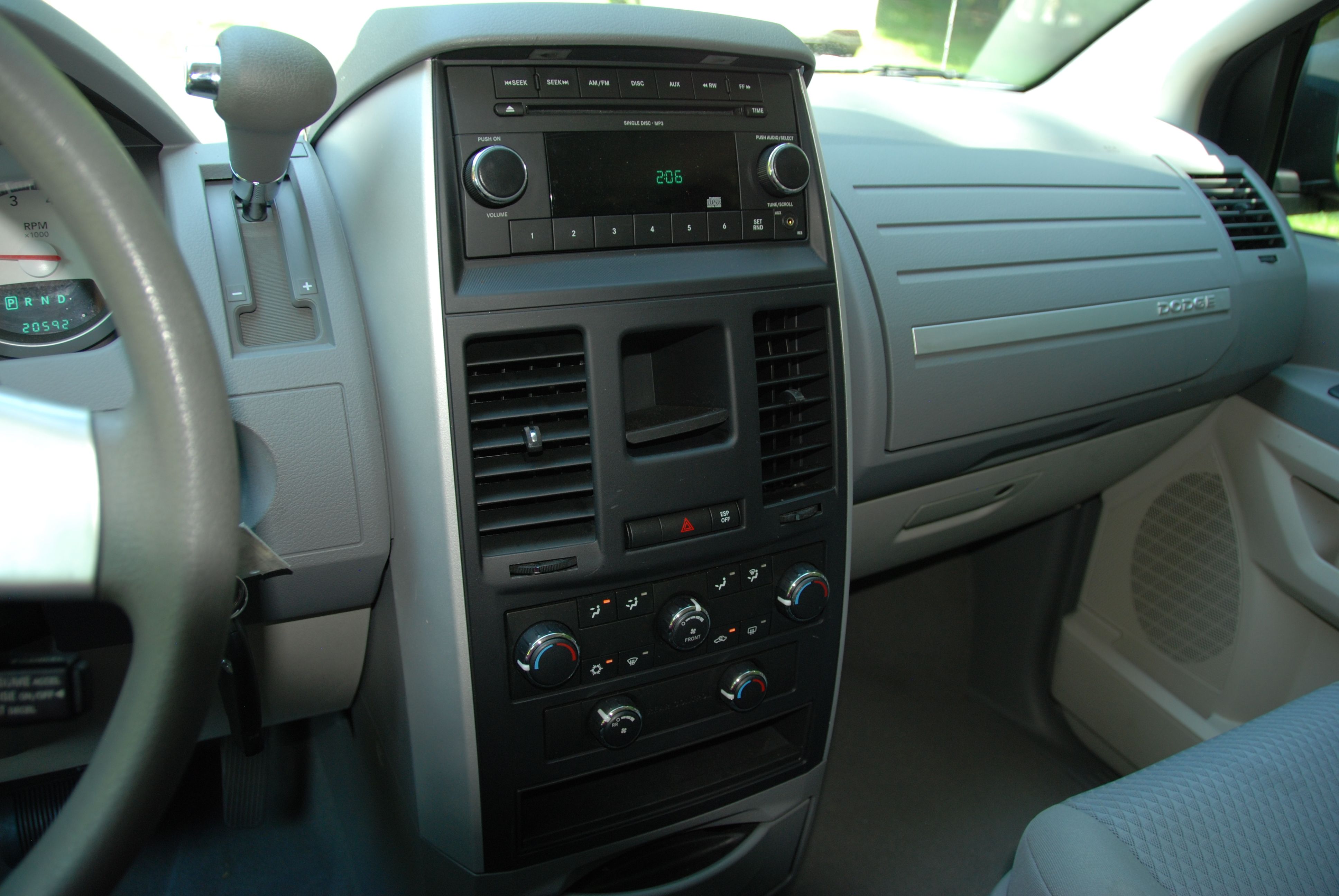 Used 2010 Dodge Grand Caravan SE FWD image 16