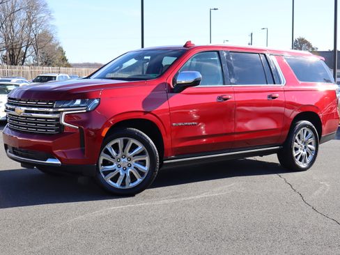 Used 2021 Chevrolet Suburban Premier image 2