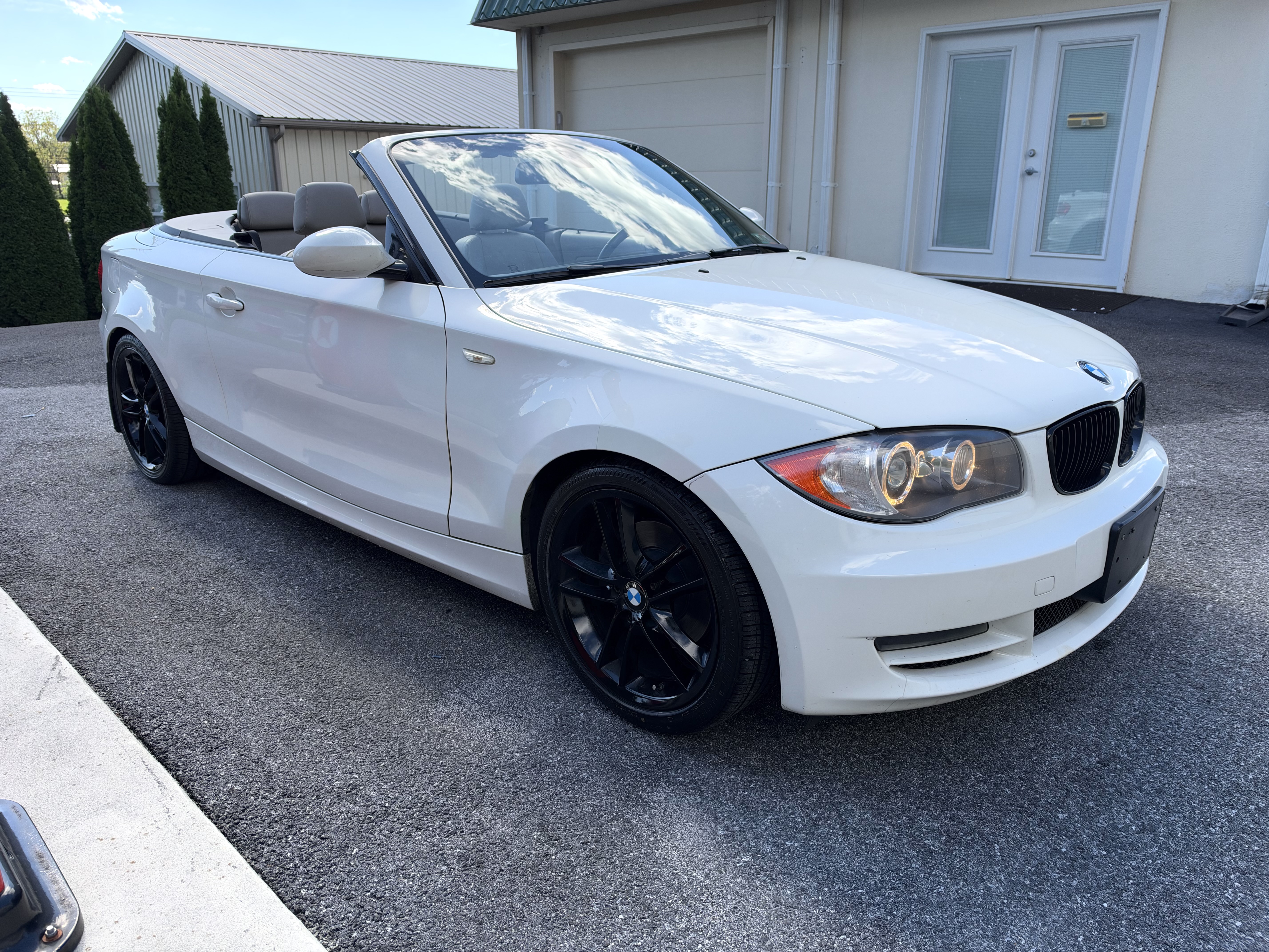 Used 2009 BMW 128i Convertible RWD image 4