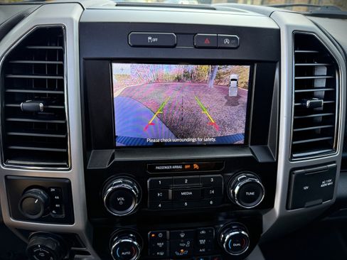 Used 2019 Ford F150 Lariat image 37